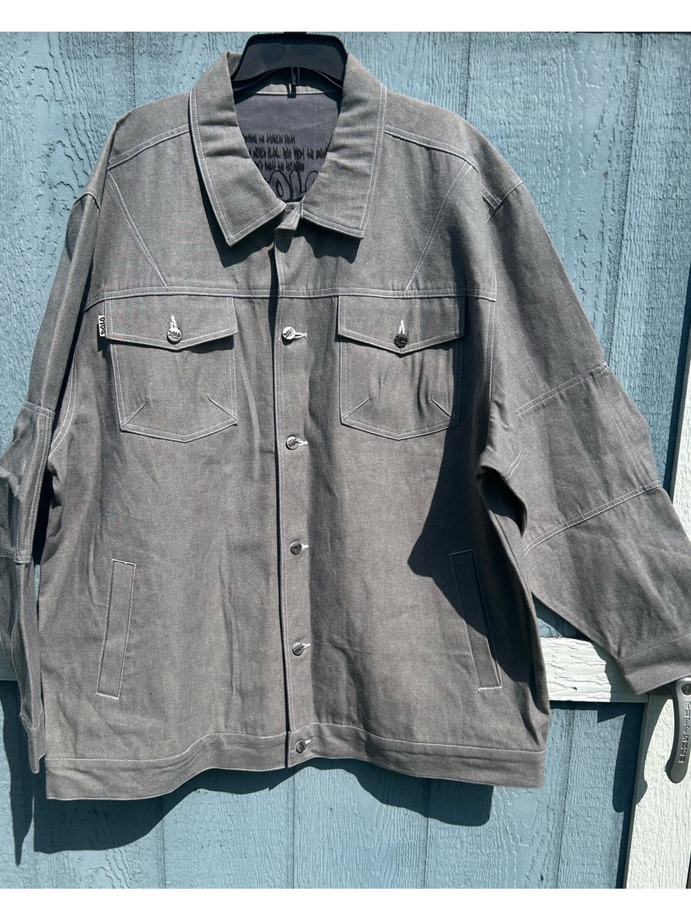 Solo Semore denim jacket in gray with white contrast stitching
